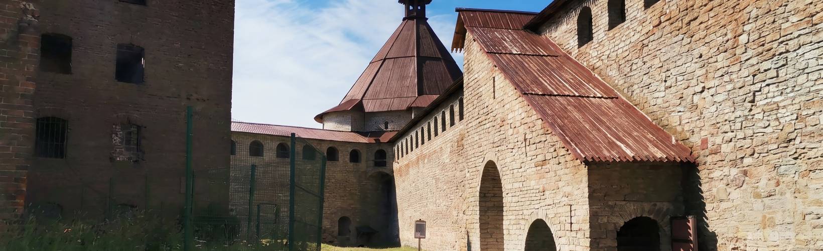 Старая крепость у невских берегов